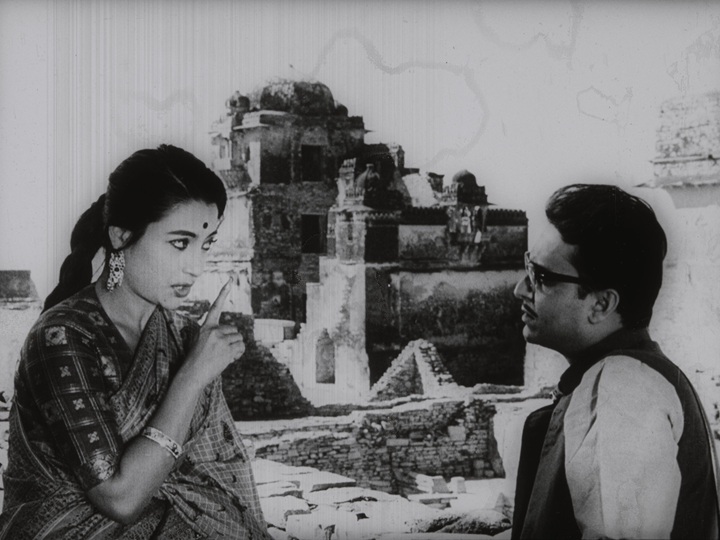 Bengali Classic Saat Paake Bandha Selected for Screening at the 48th Moscow International Film Festival